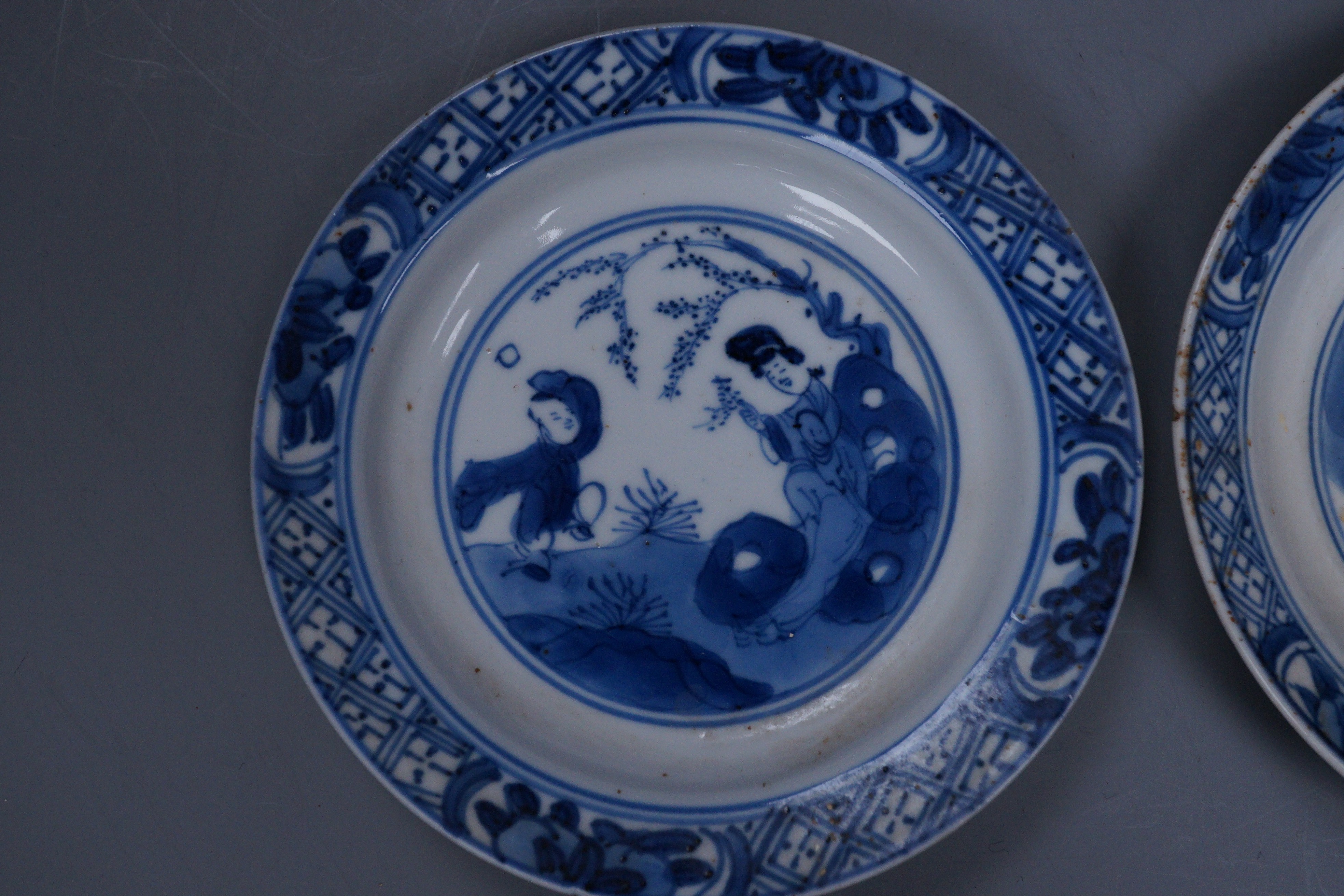 A pair of small Chinese Kangxi blue and white dishes, 10.5cm